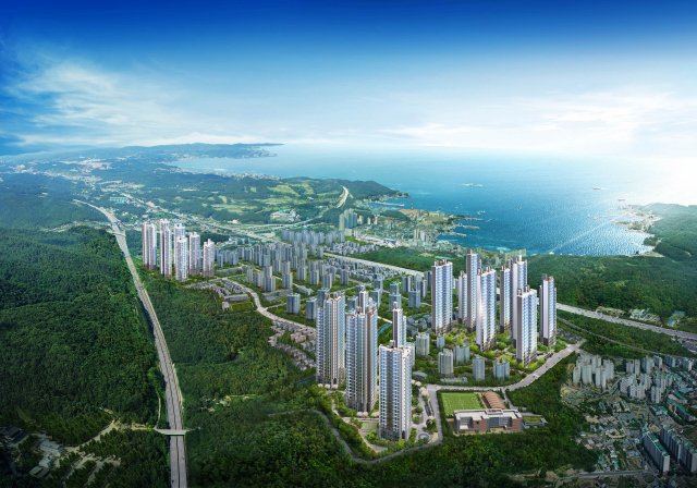 지난해 11월 청약조정대상지역 해제 후 단기 과열 양상을 보이던 부산 지역 부동산 시장이 숨 고르기에 들어갔다. 올해 부산에는 2만 5000세대가 입주할 예정인데, 물량이 가장 많은 곳이 기장 일광신도시다. ‘일광신도시 EG the 1’ 2차 조감도. 부산일보DB