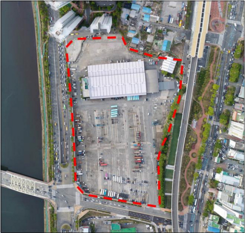 부산지역 첫 사전협상 대상지인 해운대구 재송동 수영강 옆 옛 한진CY 부지. 민관이 참여하는 협의회가 꾸려져 이달 중순부터 민간 사업자의 개발계획에 대한 본격적인 협상을 진행한다. 협상 기한은 6개월이다. 부산일보DB