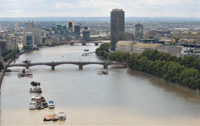 영국 런던 한가운데로 템스강이 유유히 흘러가고 있다. 전설에 따르면 ‘트로이의 브루투스’는 트로이 유민을 이끌고 이곳에 정착해 브리티시, 즉 영국을 세웠다.