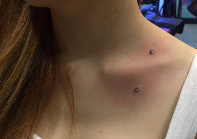 더멀(dermal) 피어싱 시술법.