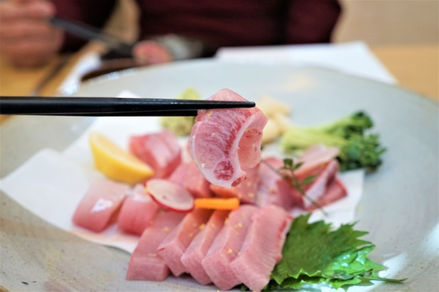 방어회. 부산일보DB