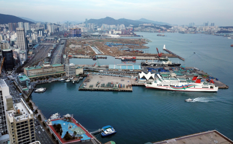 부산항 북항재개발 1-2단계 공사가 진행될 부산세관과 1부두 일대 전경. 부산일보DB