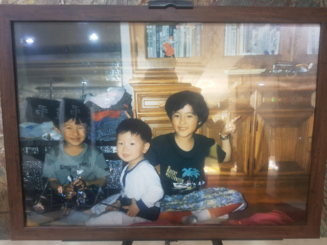 고 이지현 씨의 어린 시절 사진. 김성현 기자