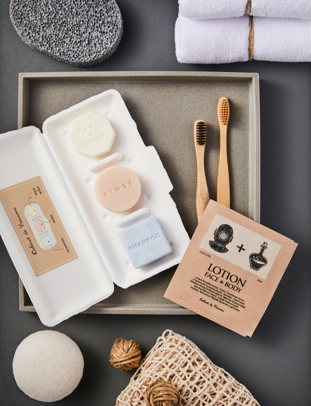 아난티가 지난해 8월 개발한 자체 어메니티 ‘캐비네 드 쁘아쏭’. 고체 비누 형태라 플라스틱 용기가 필요없는 게 특징이다. 아난티 제공