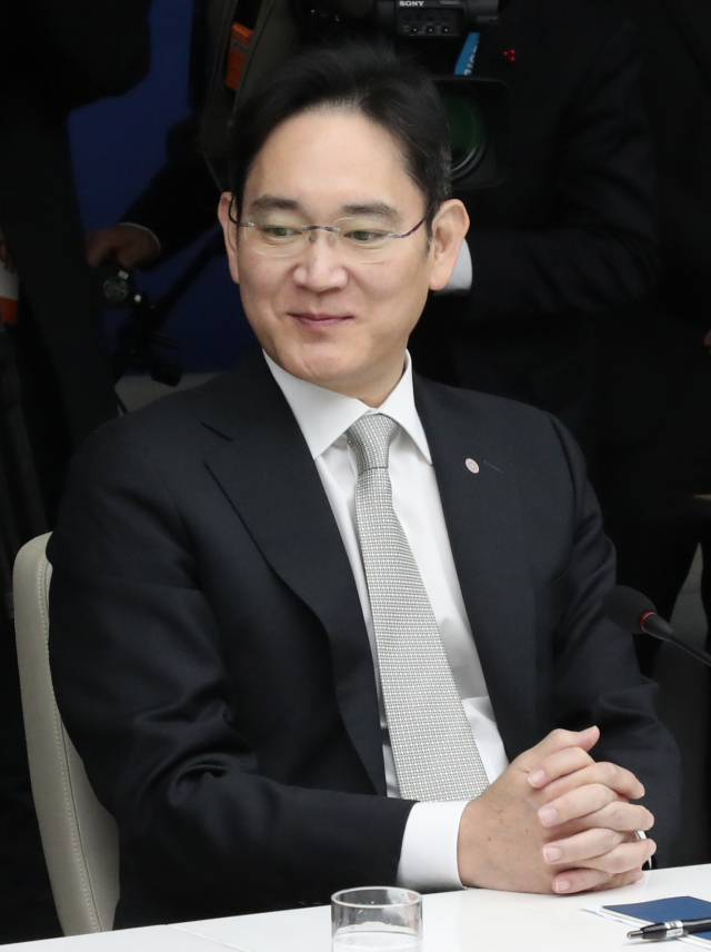 이재용 삼성전자 부회장이 13일 오전 서울대한상공회의소에서 열린 코로나19 대응 경제계 간담회에 참석해 있다. 연합뉴스