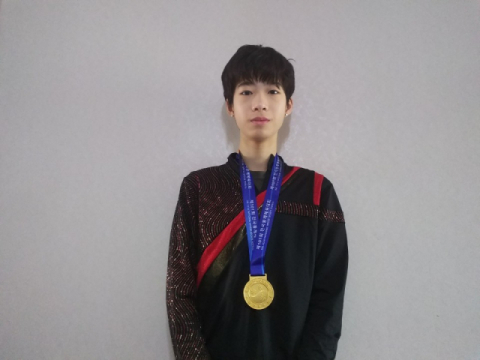 17일 동계체전 피겨 남자중등부 싱글 부문에서 우승하며 부산 선수단에 첫 금메달을 안긴 박동현. 부산빙상경기연맹 제공