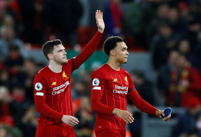 리버풀 풀백 로버트슨(왼쪽)과 아놀드. 로이터연합뉴스