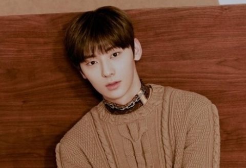 그룹 뉴이스트 민현. 플레디스엔터테인먼트