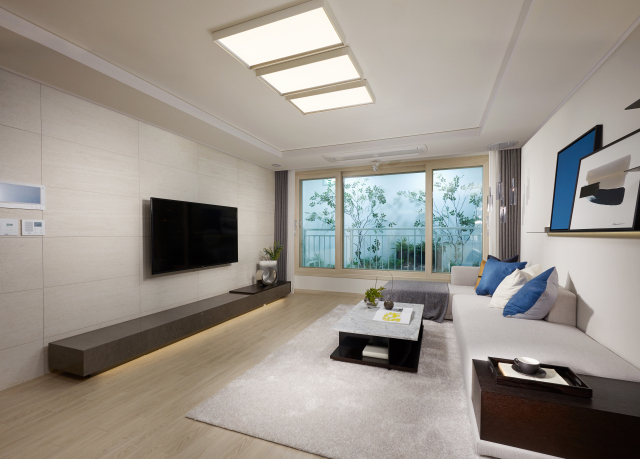 쌍용건설이 부산 해운대구 중동 해운대초등학교 인근 부지에 짓는 ‘쌍용 더 플래티넘 해운대’의 견본주택 내부 모습. 쌍용건설 제공