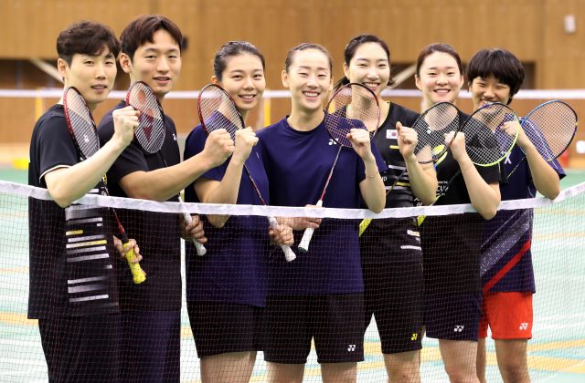코로나19 여파로 배드민턴 국가대표팀의 전영오픈 출전이 불투명하다. 도쿄올림픽을 준비하는 배드민턴 국가대표팀. 연합뉴스