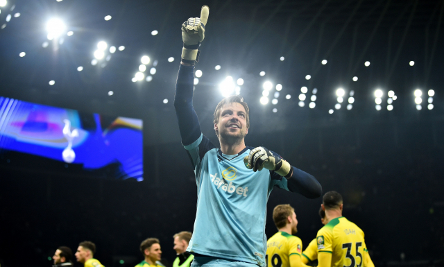 노리치 팀 크룰 골키퍼가 토트넘에 승리한 뒤 기뻐하고 있다. AFP연합뉴스.