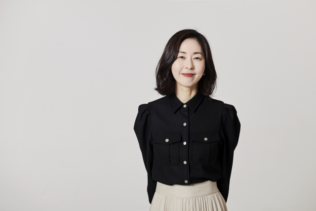 영화 ‘찬실이는 복도 많지’에서 주연을 맡은 배우 강말금은 “주인공이 자신과 많이 닮았다”며 웃었다. REVERSE 제공