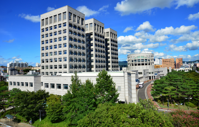 경남 진주시청사