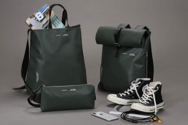 '더나누기'의 버려진 텐트천으로 만든 가방. 롯데쇼핑 제공