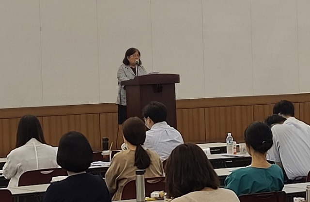 부산 해운대 벡스코에서 열린 ‘2020년 기후예측워크숍’에서 권원태 APEC기후센터 원장이 개회사를 하고 있다. APEC 기후센터 제공