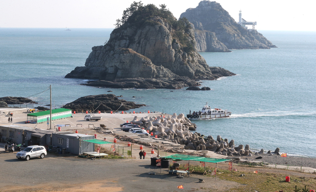 사진은 부산 남구 용호동 오륙도유람선 선착장 앞 주차장 모습. 부산일보DB