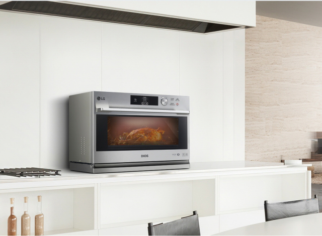 LG전자의 ‘LG 디오스 광파오븐’.LG전자 제공