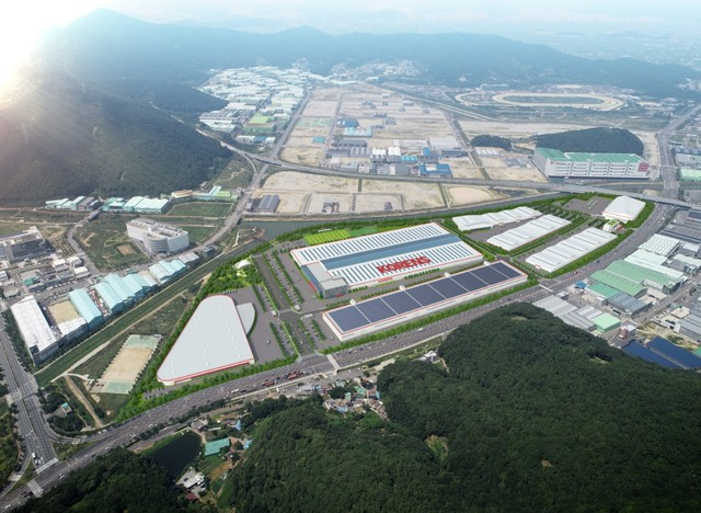 중국이 동북아 전자상거래 물류허브를 부산항 인근 10만㎡에 짓자고 제안해 관심을 모은다. 사진은 부산시가 ‘상생형 지역 일자리’로 추진 중인 국제산업물류도시 1-2단계 부지. 부산일보DB