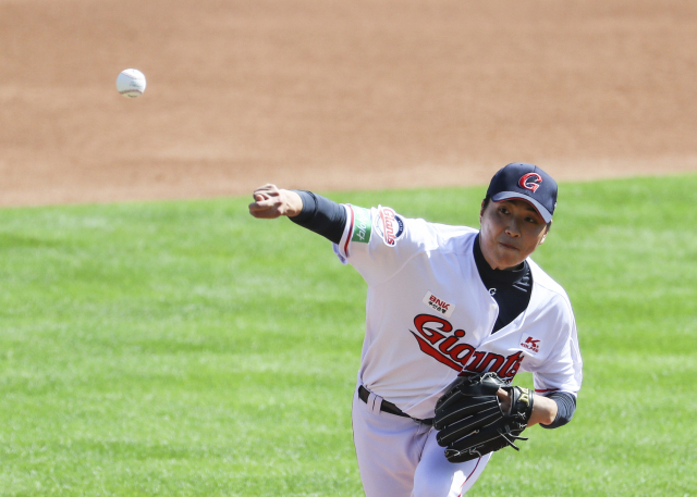 올 시즌 가을야구 진출이 사실상 멀어진 롯데는 차세대 에이스로 부각한 이승헌을 발굴한 데 만족해야 했다. 부산일보DB