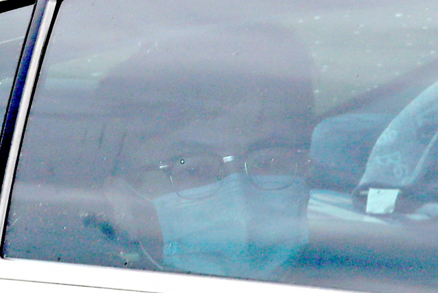 한동훈 검사장이 지난해 7월 24일 오후 서울 서초구 대검찰청에서 열린 '검언유착' 의혹 사건 수사심의위원회에 출석하기 위해 차를 타고 지하주차장으로 들어가고 있다. 연합뉴스