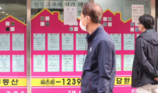 인기지역을 중심으로 부산의 아파트 가격이 고공행진을 하면서 부동산 규제지역 재지정설이 솔솔 흘러나오고 있다. 이재찬 기자 chan@