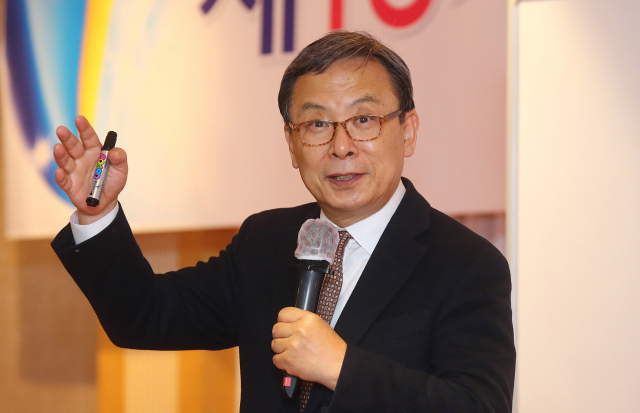 제13기 부산일보 CEO아카데미 21강. 신세돈 숙명여자대학교 경제학부 교수. 정종회 기자 jjh@