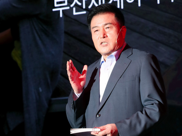 국민의힘 이진복 전 국회의원이 23일 오전 부산 해운대구 월석아트홀에서 부산시장 보궐선거 출마를 선언하고 있다. 강원태 기자 wkang@