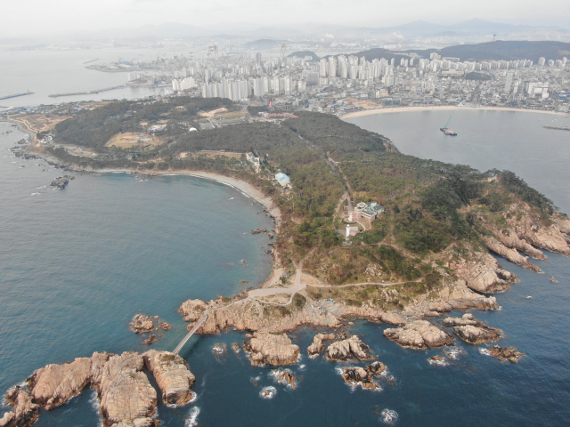 천혜의 절경을 자랑하는 울산 대왕암공원. 부산일보DB