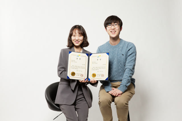 UNIST 조수경 대학원생(왼쪽)과 권상진 산업공학과 교수. UNIST 제공