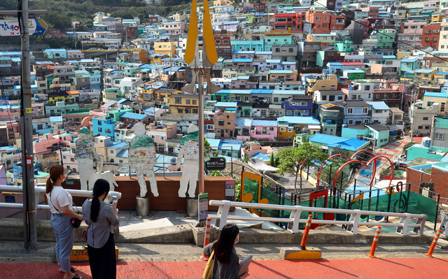 사진은 부산 사하구 감천문화마을.부산일보DB