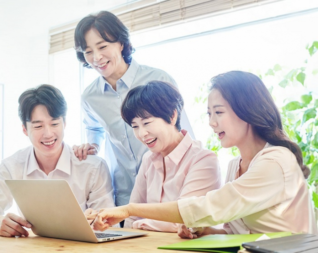 중소기업 복지 플랫폼 홈페이지 화면.