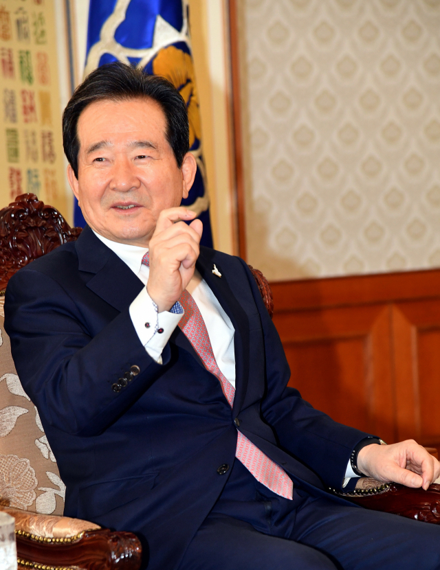 13일 <부산일보>와 취임 1주년 인터뷰를 가진 정세균 국무총리. 총리실 제공