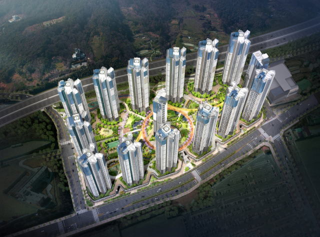 김해지역 최대 규모의 지역주택조합으로 장기간 사업이 지연돼 온 ‘율사 이엘’ 공동주택사업 다음달 착공을 위한 준비작업이 진행되고 있다. 사진은 아파트 오피스텔 등 4000여 가구와 스트리트형 상가가 추진될 '율하 이엘' 조감도. 김해시 제공