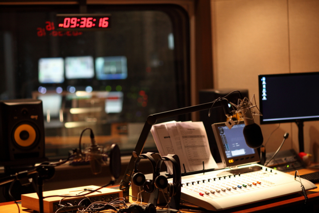 부산영어방송이 초·중·고 재학생을 대상으로 ‘2021 BeFM 스쿨 리포터즈’ 참가자를 모집한다. 부산영어방송 제공