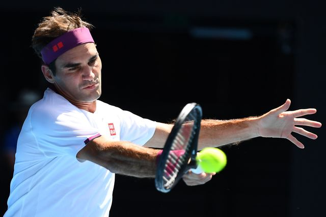 무릎 부상을 딛고 1년 1개월 만의 복귀전에서 승리한 로저 페더러.AFP연합뉴스