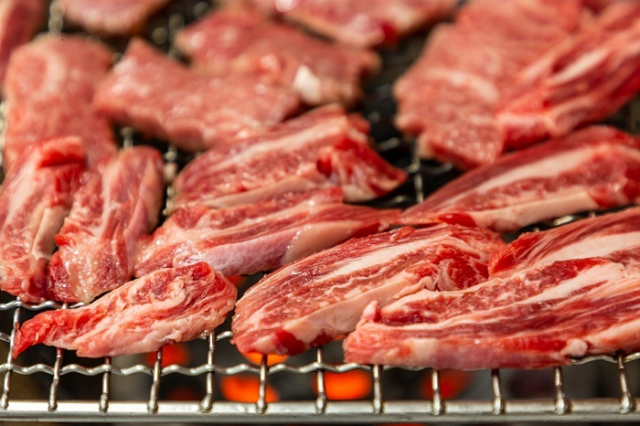 한우는 부위별로 여러가지 이름으로 불리고 있다. 예를 들어 목심살의 경우 멍에살 쇠약지로, 부채살은 낙엽살 복판살 꽃잎살 등으로 불린다. 이미지투데이