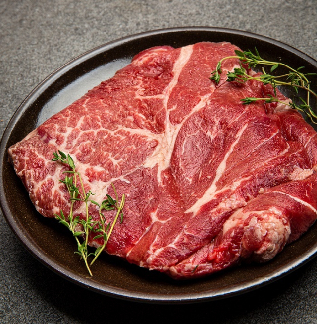 한우협회가 5월 가정의 달을 맞이해 이달 31일까지 한우를 최대 35%까지 할인하는 온라인 판매행사를 진행한다. 이미지투데이