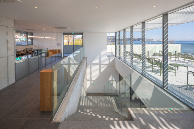 카페 ‘메이크 시 커피’ 3층. 건축사진가 윤준환 제공