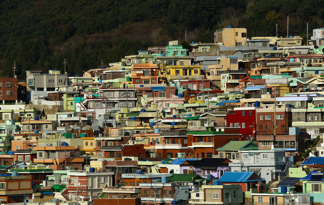 부산 동구 산복도로 일원. 부산일보DB
