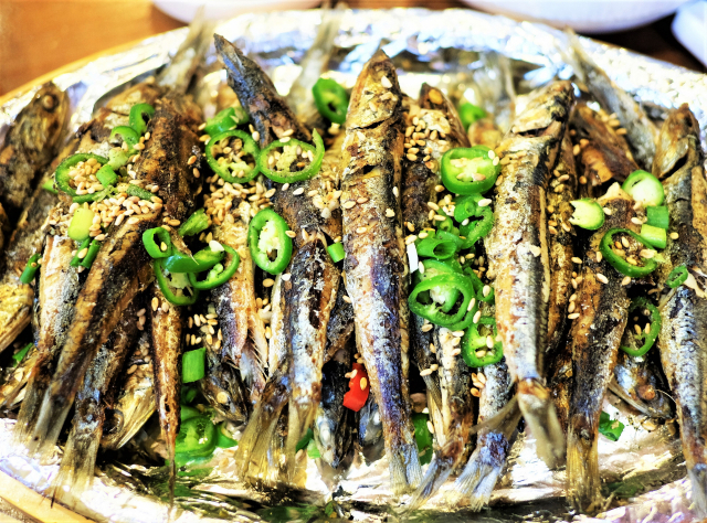 멸치구이.