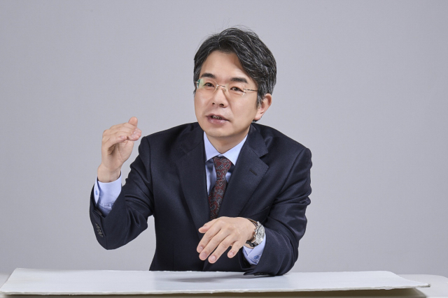 최근 신간 <오직 한 아이를 위한 영어책 읽기>를 펴낸 우길주 부산교대 영어교육과 교수.