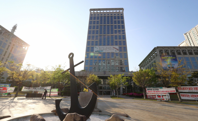 부산시청 건물 전경.부산일보DB