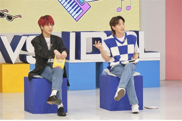 더위드랩 제작 <슈퍼주니어의 아이돌vs아이돌>. 왼쪽부터 슈퍼주니어 예성, 이특. sm엔터테인먼트 제공