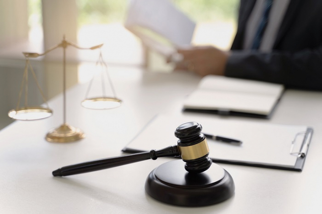 법제처가 올해 3월 23일부터 시행된 행정기본법에 대해 시행령을 마련해 올해 안에 국가행정법제위원회를 설치하고 현행법에 대한 집행실태, 효과성 등을 분석하는 입법영향분석 제도를 도입키로 했다. 이미지투데이