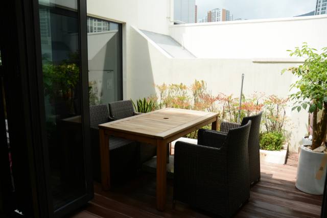 현관 맞은편에 위치한 중정 모습. 유가건축사사무소 제공