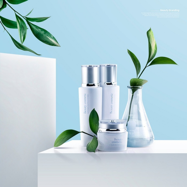 코로나19로 외출이 줄어 화장을 잘 하지 않는 가운데서도 지난해 우리나라 화장품 수출은 15% 가까이 늘어났다. 이미지투데이