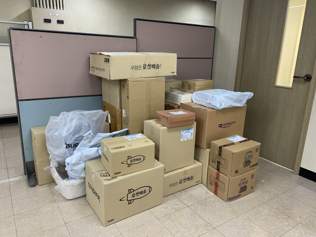 편집국 고양이 우주와 부루를 맞이하기 전 구입한 물품들입니다. 편집국이라는 특수한 점을 고려해야겠지만, 적절한 환경을 갖추는 데 100만 원이 넘는 비용이 들었습니다.