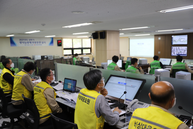 한전원자력연료는 2021년도 상반기 방사능 방재훈련을 실시했다. 한전원자력연료 제공