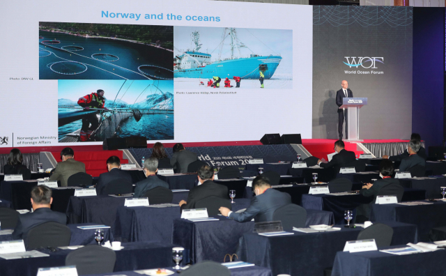 해양수산부, 부산시, 부산일보가 공동 주최하는 세계해양포럼이 오는 10월 26일부터 28일까지 부산에서 열린다. 지난해 WOF 행사. 세계해양포럼 사무국 제공
