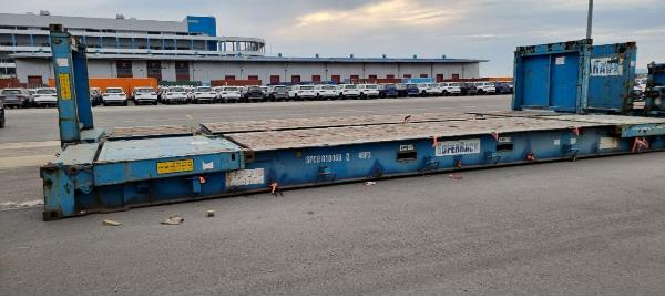 지난달 평택항 부두에서 화물 컨테이너 적재 작업을 하던 20대 근로자가 사고로 숨진 가운데 유족과 시민단체 등이 진상규명을 촉구하고 나섰다. 사진은 사고가 난 개방형 컨테이너. 연합뉴스